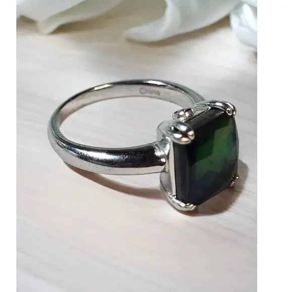 Color-Shift Gemstone Sterling Silver 925 Ring Vintage Elegant & Unique Size 6